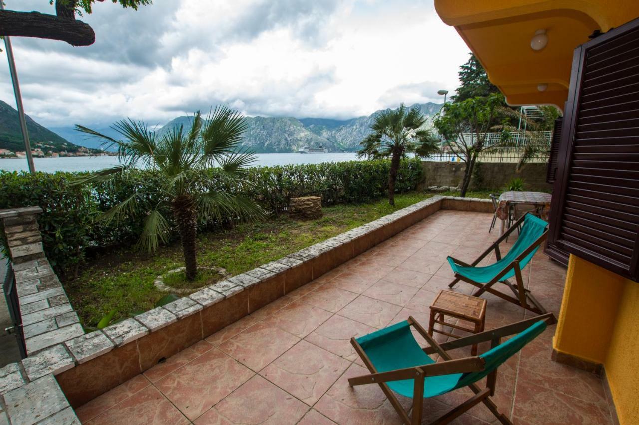Apartments Beachfront Kotor Exterior photo